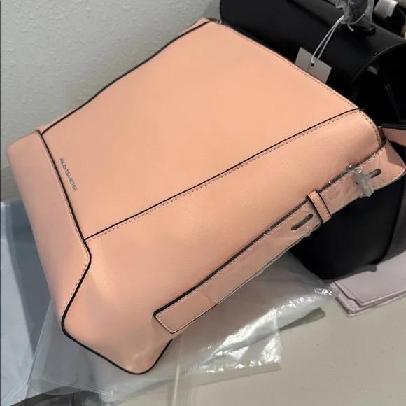 French Connection
Olympia Bucket Shoulder Bag Mellow Peach Color - Picture 7 of 7